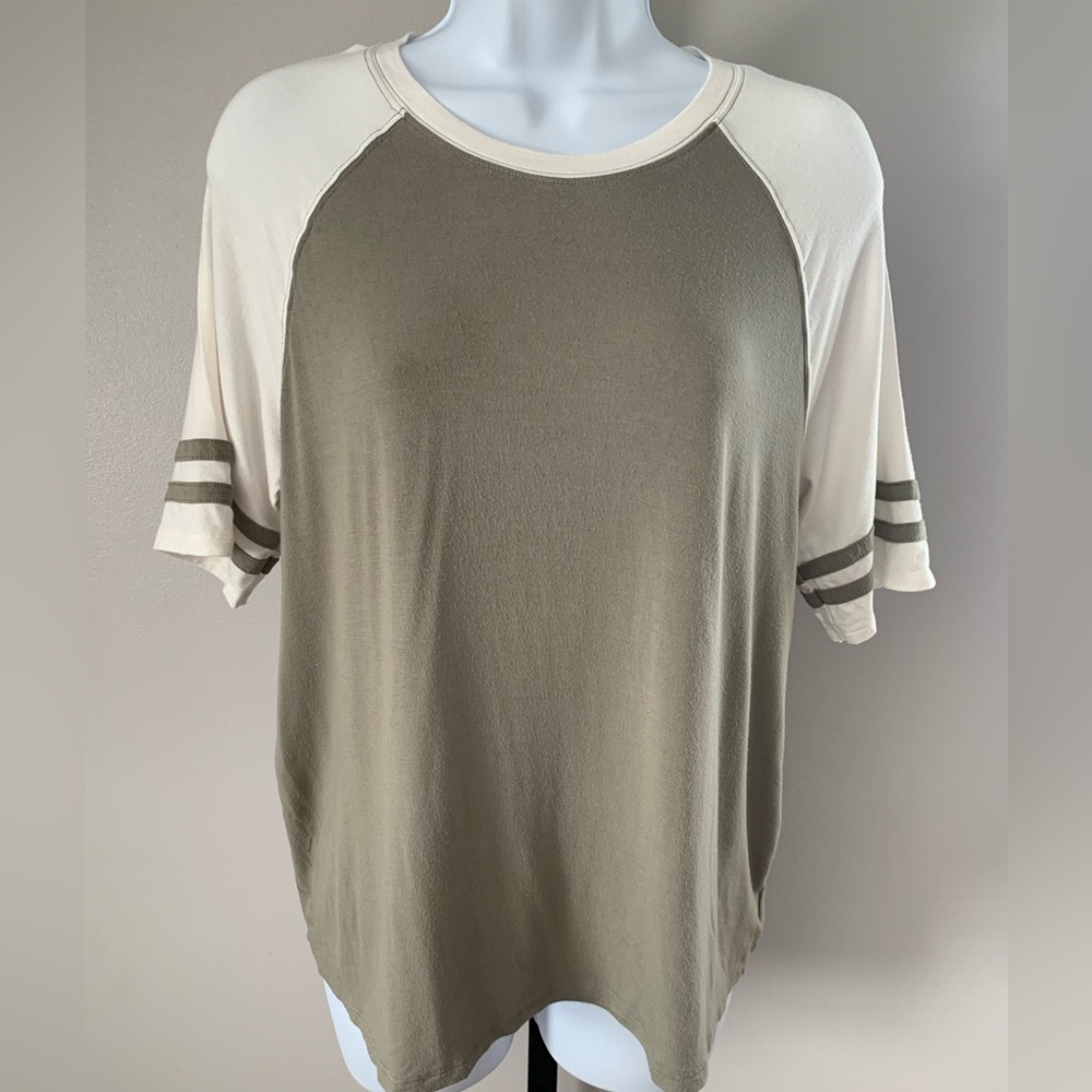 American Eagle Outfitters Sage and Cream Raglan Tee